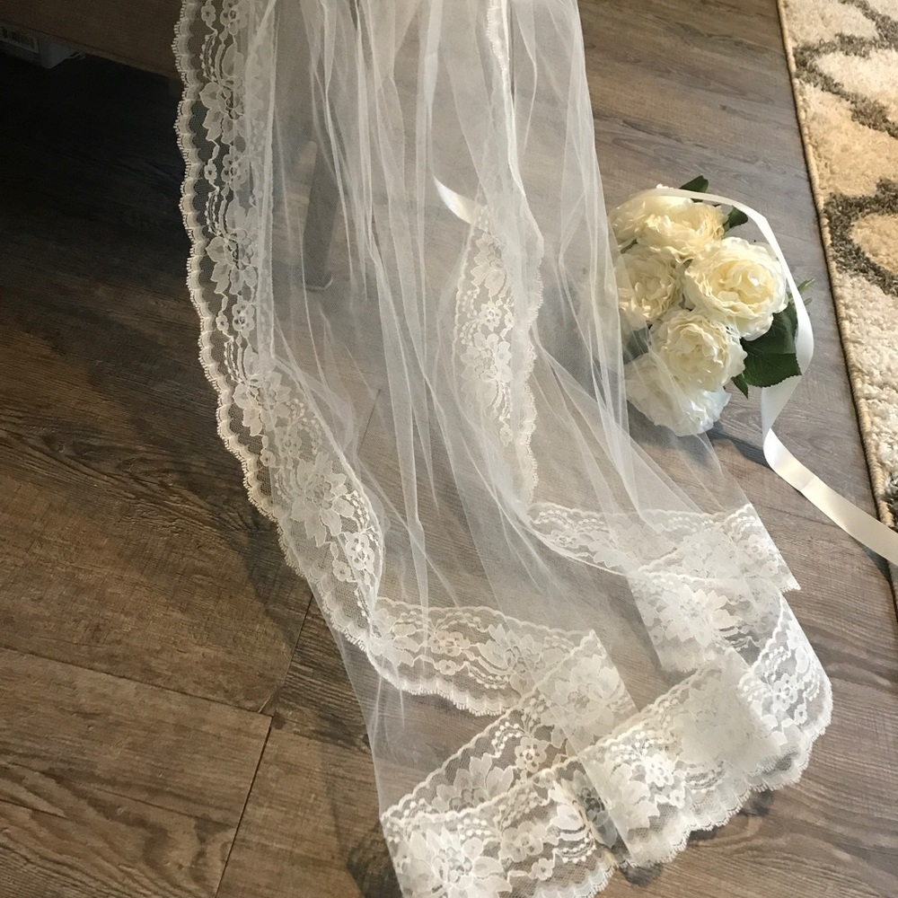 Light Ivory Lace Wedding Veil